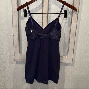 Lululemon Purple V-Neck Active Tank Top Size 6 Adjustable Triangle Cups